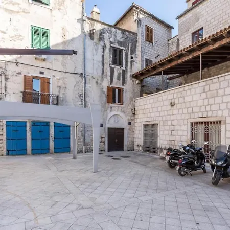 Ria In Diocletian Palace * Split